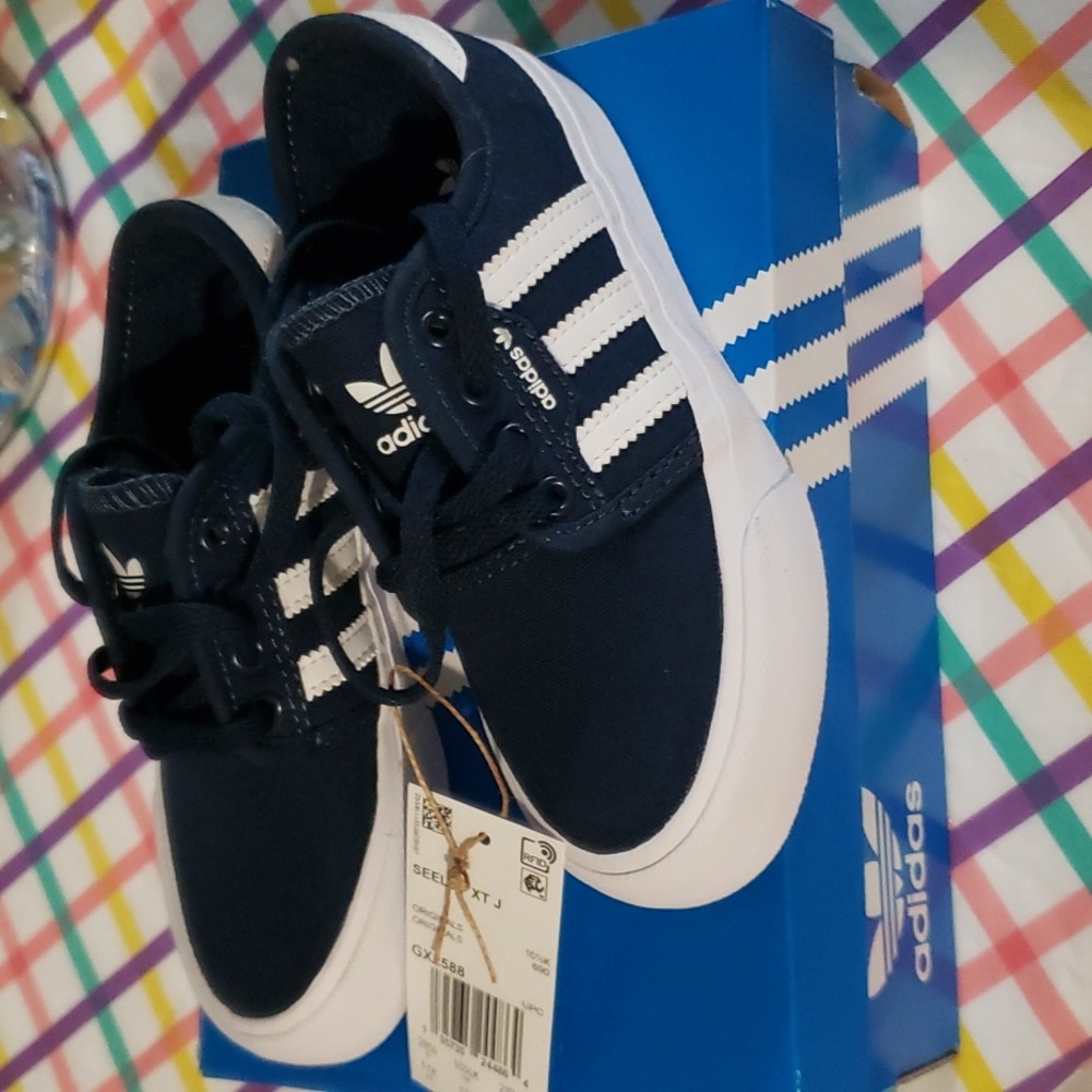 Little boys size 11 navy Adidas Seeley sneaker